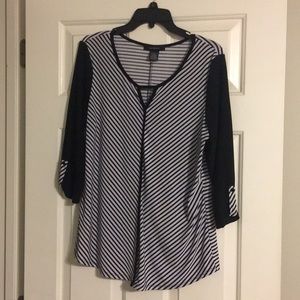 Liz McCoy black & white top size L